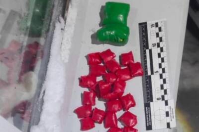 На Харьковщине арестовали "Деда Мороза", который сбывал наркотики в интернете