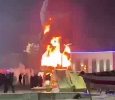 В Казахстане в новогоднюю ночь вспыхнула елка на центральной площади одного из городов - unn.com.ua - Украина - Киев - Казахстан - Болгария - Тараз - Sofia