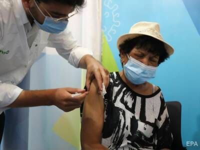 Израиль одобрил четвертую прививку от COVID-19 для лиц с ослабленным иммунитетом