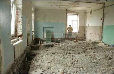 Каратели оккупировали здание школы в Донбассе