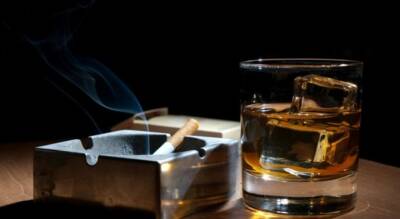В Украине с 1 января вступает в силу закон, которым повышаются налоги: могут подорожать алкоголь и сигареты