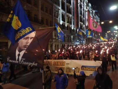 В Киеве прошло факельное шествие, посвященное дню рождения Бандеры. Видео