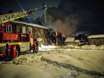 В Сыктывкаре горел двухэтажный дом, эвакуировались 15 человек