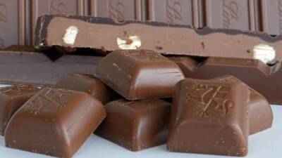 Темный шоколад назвали продуктом для замедления старения