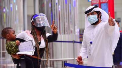ОАЭ ввели запрет на выезд из страны невакцинированных граждан