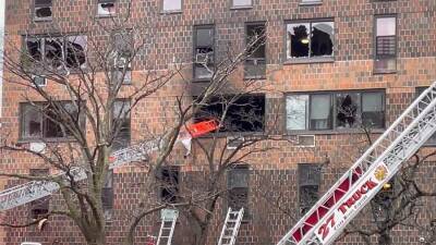 Мэр Нью-Йорка подтвердил гибель 19 человек при пожаре в жилом доме