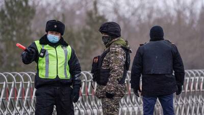 Четыре блокпоста установили на въезде в казахстанский Атырау