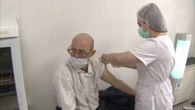 В России число заболевших коронавирусом снижается девятую неделю подряд