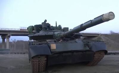 Новый танковый батальон морской пехоты ТОФ оснастили модернизированными танками Т-80БВ