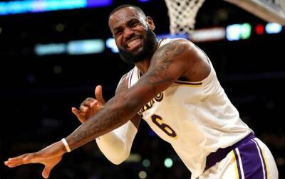 НБА: Голден Стэйт догоняют лидера, Лейкерс проигрывают - korrespondent.net - Украина - Бостон - Лос-Анджелес