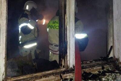 В Астраханской области при пожаре в квартире пострадал человек