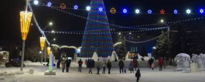 В Барнауле снежный городок на площади Сахарова демонтируют в конце недели