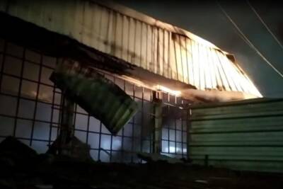 В Краснодаре ночью горело промышленное здание