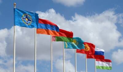 В секретариате ОДКБ приспустили флаги и почтили память о погибших в Казахстане