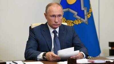 Путин заявил о недопустимости «цветных революций»