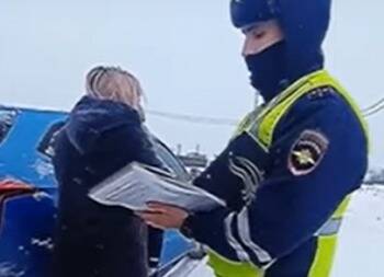 13-летний школьник из Череповца перевозил в машине семью в полном составе