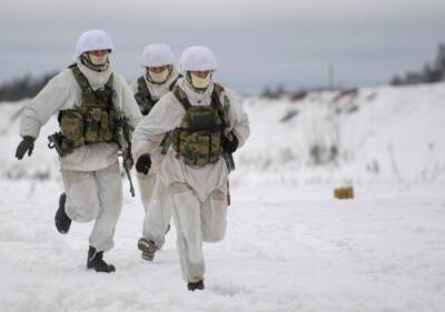 Более 1 тыс. российских военных проводят боевые стрельбы в рамках учений на Курилах и Сахалине
