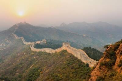 В результате землетрясения обрушилась часть Великой Китайской стены