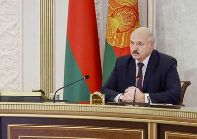 «Будем смотреть по сторонам — свернем шею»: Лукашенко призвал страны ОДКБ не озираться на Запад
