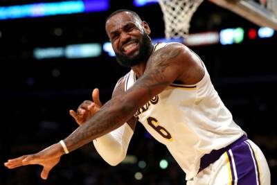 НБА: Лейкерс уступили Мемфису, Бруклин в овертайме обыграл Сан-Антонио