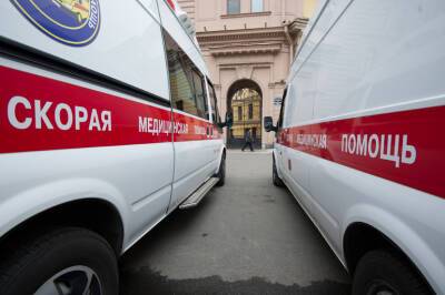 В Петербурге на праздники после падений в больницы увозили по 20 человек в день
