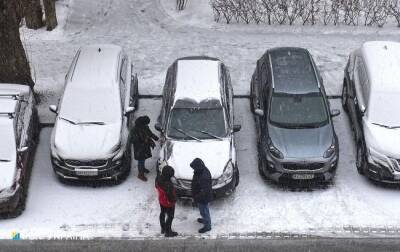 Как правильно очистить автомобиль от снега: полезные лайфхаки для автомобилистов