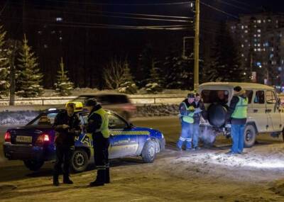Клиент в Рождество в Кирове накинул таксисту веревку на шею и пытался убить