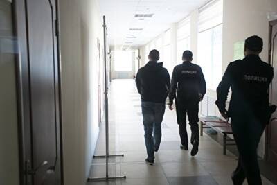 Тренер спортшколы Челябинска в Новый год попал в полицию из-за кражи продуктов