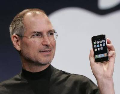 Первому iPhone — 15 лет: о чем говорил Стив Джобс на его презентации