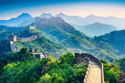 Землетрясение в Китае обвалило часть Великой стены и мира