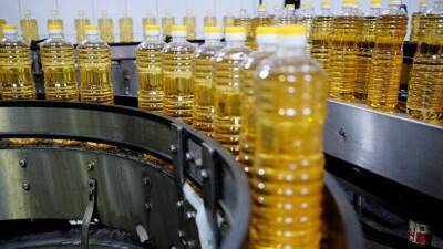 Россия с 1 февраля снизит пошлину на экспорт подсолнечного масла до $251,4 за тонну
