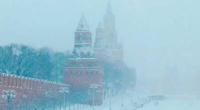 МЧС предупредило москвичей о сильном снеге и метели до вечера понедельника