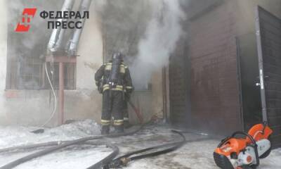 При тушении пожара в промзоне Челябинска обнаружили обгоревшее тело