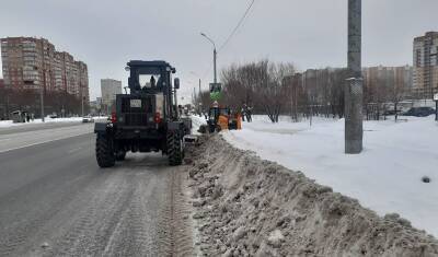 Тюменцы не довольны уборкой снега на Лесобазе и в восточной части города