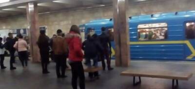 Стало плохо в вагоне: трагедия произошла в метро Харькова, что известно