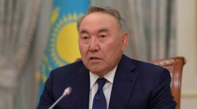 В Казахстане призвали снести памятники Назарбаеву