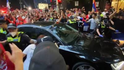 Полиция разогнала фанатов Джоковича в Австралии