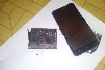 В Пинежском районе оставленный на зарядке смартфон чуть не уничтожил жилой дом