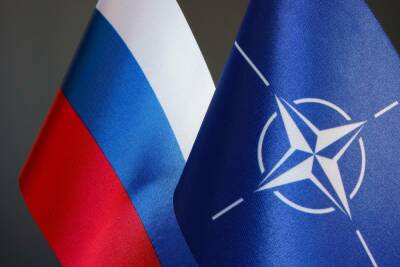 Российский дипломатический язык: пусть НАТО собирает манатки