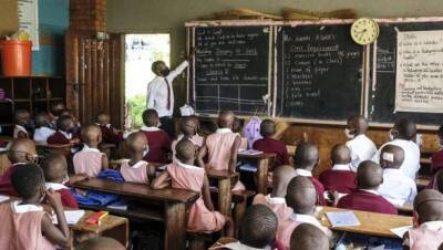 Конец самому длинному в мире карантину: школы в Уганде вновь открылись