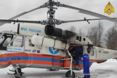 В ОКБ Твери на вертолете санавиации срочно доставили мужчину