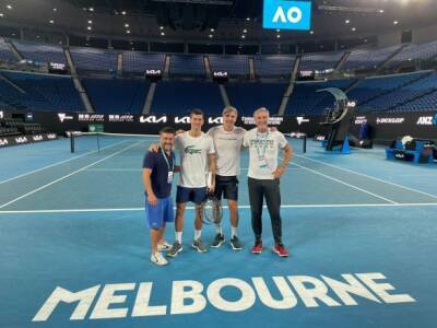Грег Хант - Мира Новак - Теннисист Джокович провел в Австралии первую тренировку после возвращения визы - unn.com.ua - Украина - Киев - Австралия - Сербия - Мельбурн