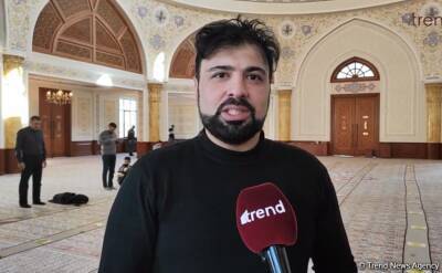 Верующие поблагодарили Президента Ильхама Алиева за условия, созданные в мечети «Ханым Фатимеи Захра» - репортаж Trend TV