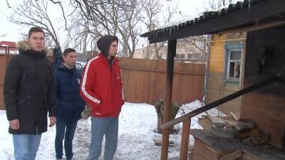 «Было страшно». В Воронежской области четверо парней спасли из горящего дома двух пенсионеров