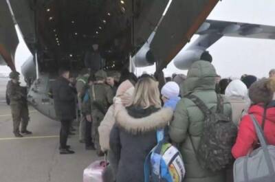 Самолетами Минобороны из Казахстана в Россию эвакуировано около 1700 человек