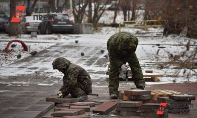 Сломанные качели и дерево по цене металла: как в Архангельске благоустраивают скверы