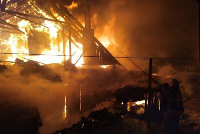 В Ивановской области сгорел большой строящийся дом
