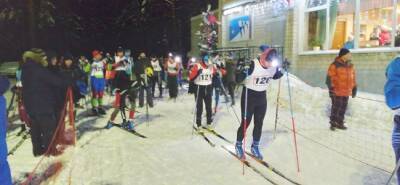 Лыжная гонка с фонариками прошла на кунгурской базе «Снежинка»