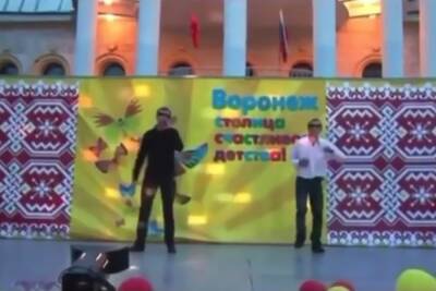 Больной Гарик Харламов выложил видео про Воронеж