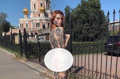 Полиция проверяет блогершу, раздевшуюся у храма в Москве